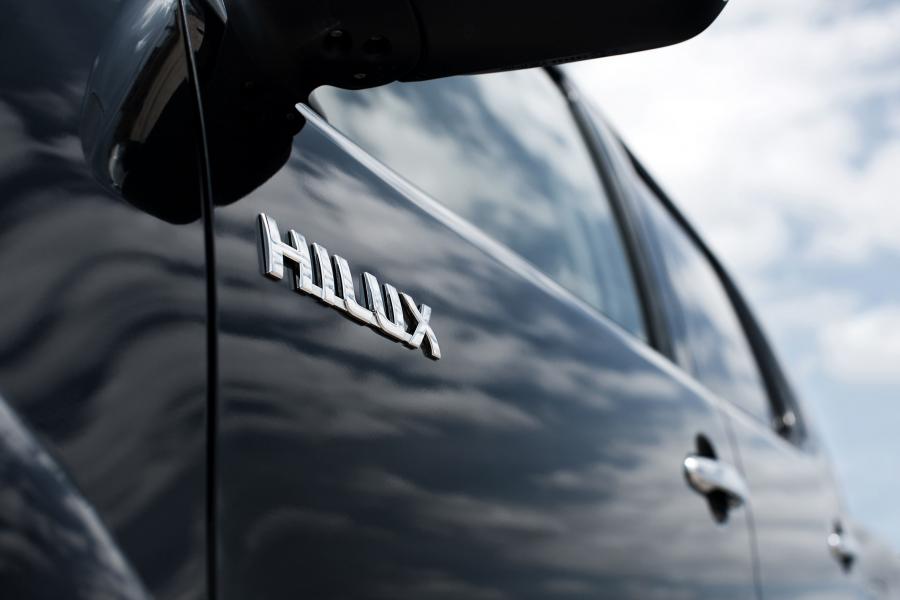  Toyota Hilux 2012 года  (фото 13 из 38)